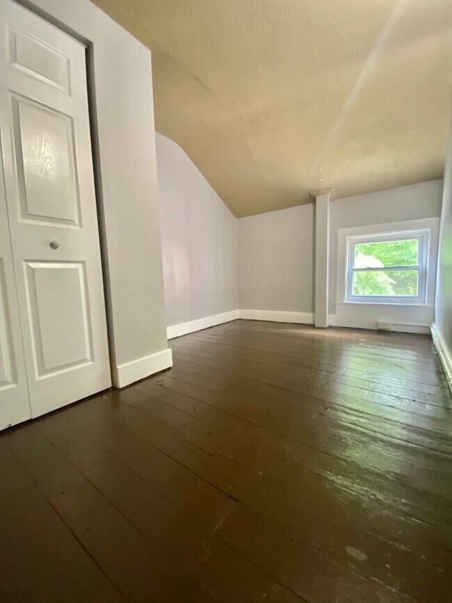 Photo - Charming 2BR, 1BA and a bonus room in Lanc...