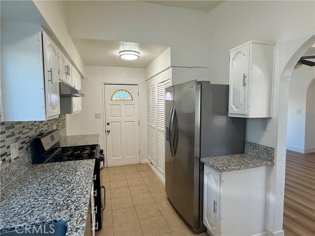 1016 W Ave J14