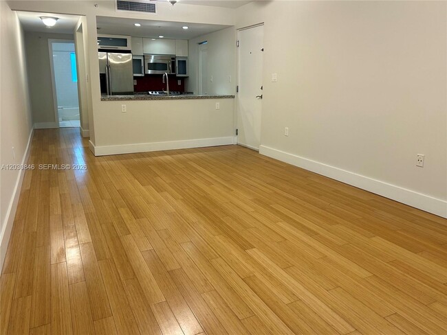 Photo - 7541 SW 61st Ave Unidad 3