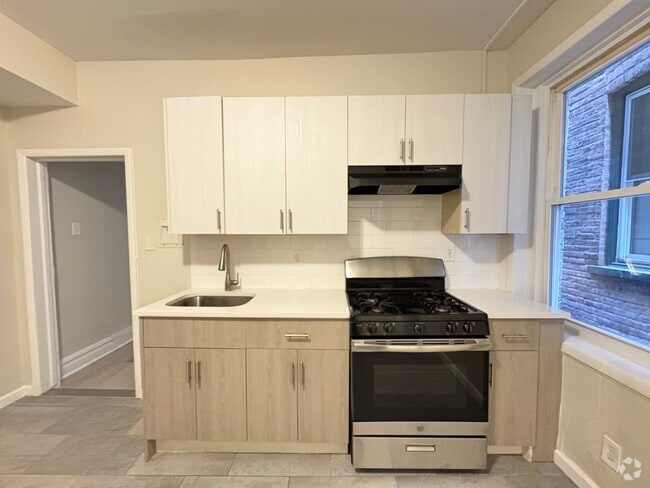 Building Photo - 88 Pulaski St Rental