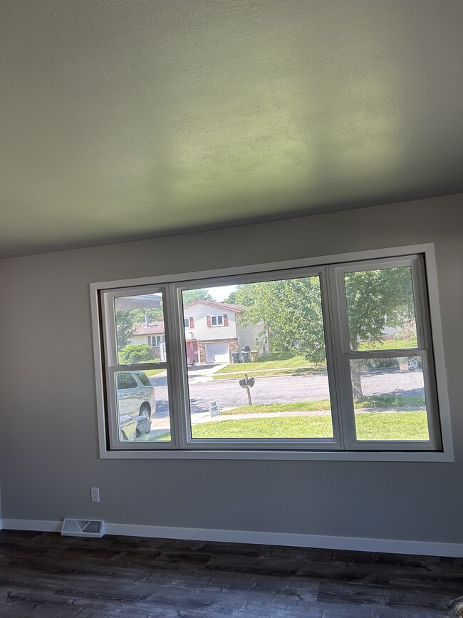 Building Photo - 1229 S Thompson Dr Rental