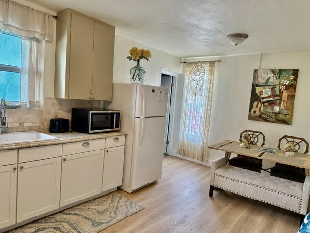 One Bedroom Apt Kitchen - 15 N Ocean Breeze