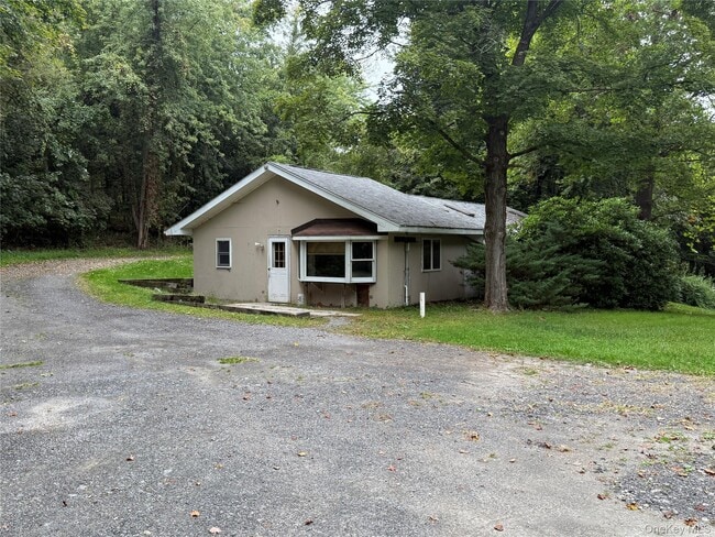 Building Photo - 7 Tanglewood Park Dr
