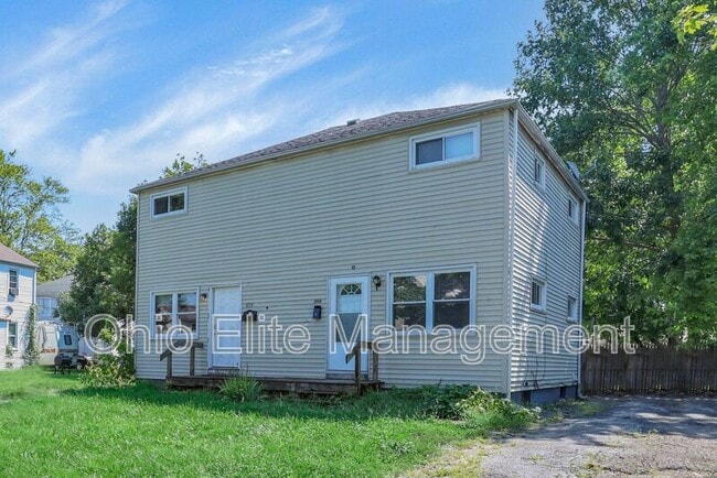 Building Photo - 900 Racine Ave Rental