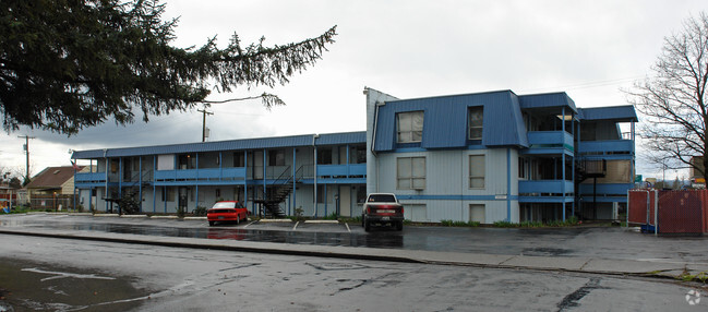 Waverly Lake Terrace - Waverly Lake Terrace Apartments