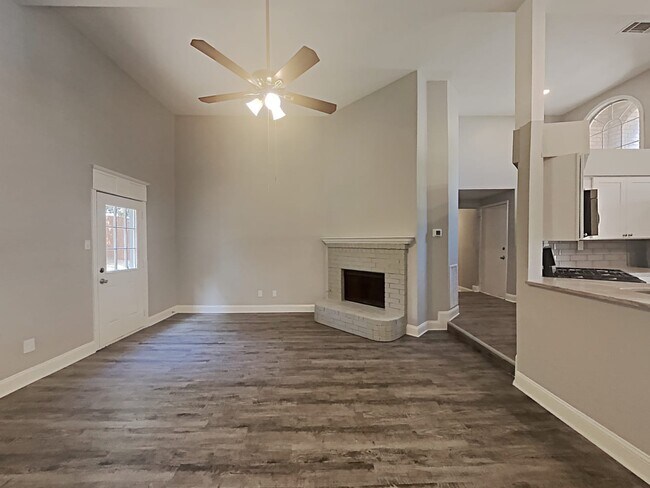 Photo - 2512 Vistaview Dr