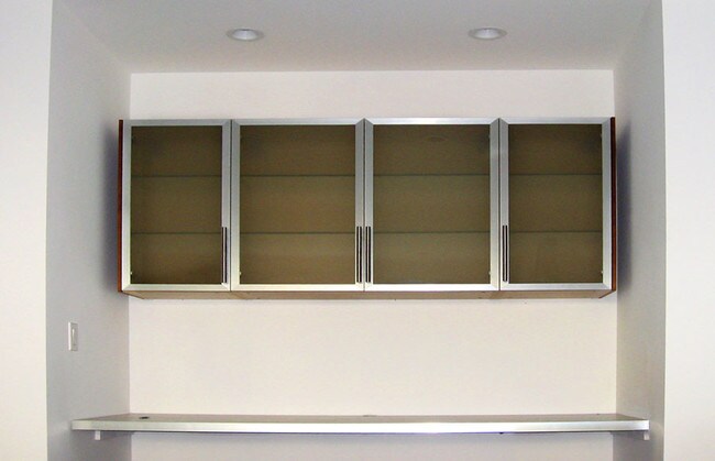 New, Modern 2000 SFs Loft! High Ceilings!