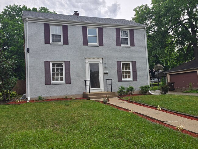 Photo - 216 Robert Ave