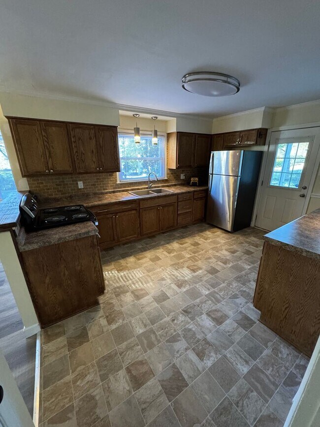 Photo - Beautiful 3 Bedroom in Windsor Park Neighb...
