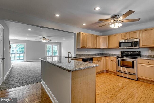 Photo - 1663 Hart Ct