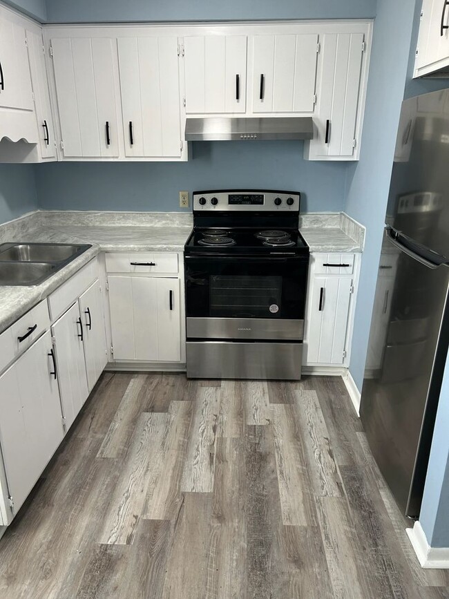 6321 Lenawee St Unit 6321 Lenawee Street Apt B3