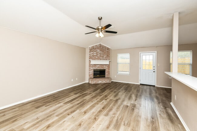 Photo - 420 Heritage Dr