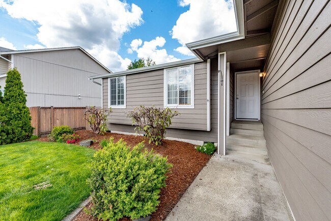 Photo - 4-Bedroom, 2-Bathroom Rambler with Beautiful Features and Mountain Views!