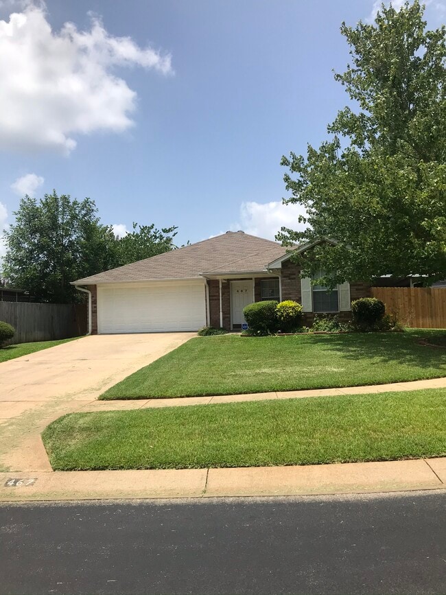 Building Photo - 467 Redbud Cir Rental