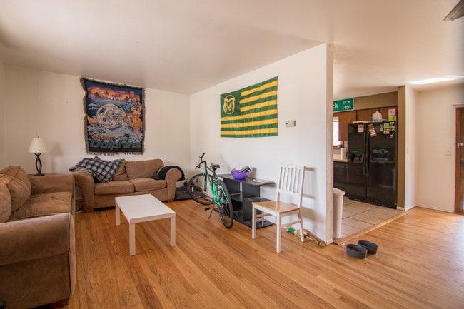 Photo - 1717 W Lake St