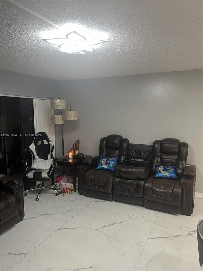 Photo - 819 NE 199th St Unit 6-101