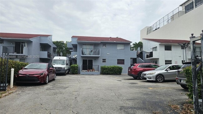 Building Photo - 1235 NW 6th St Unit 3