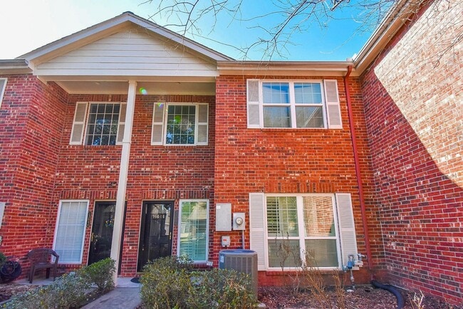 Building Photo - 13646 Garden Grove Ct