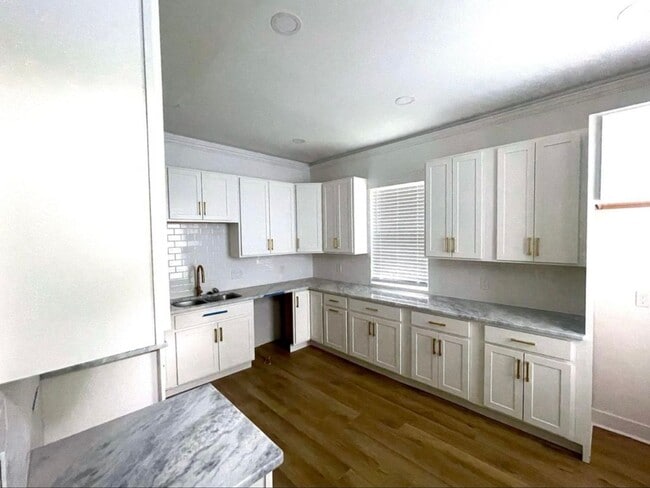 Building Photo - Renovated with Modern Upgrades