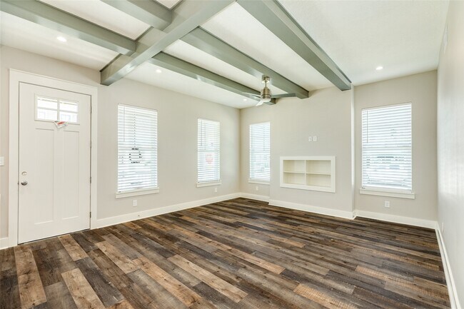 Photo - 3228 Avenue R