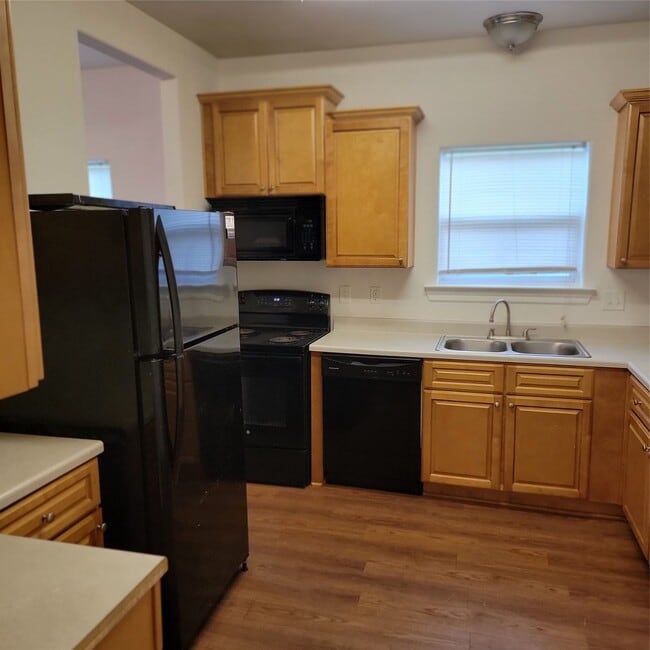Photo - 322 7th Ave N