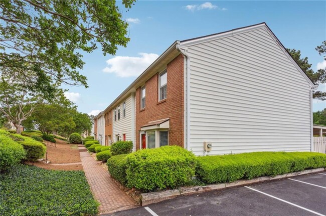 Building Photo - 102 Holcomb Ferry Rd