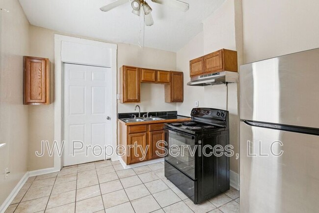 Photo - 2400 Dumaine St