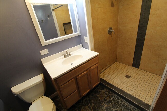 Photo - 10002 N Whitworth Dr Unit Big
