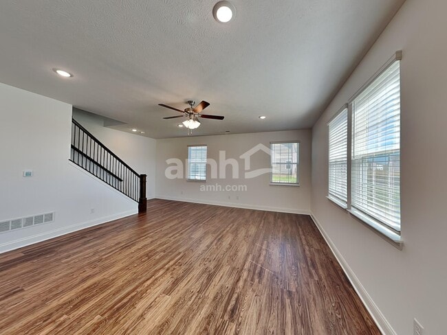 Photo - 1087 Castor Dr