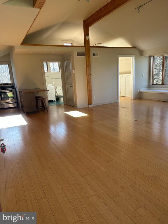 Photo - 5995 Lower York Rd