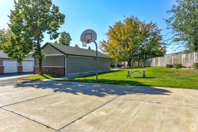Building Photo - Sterling Pointe Apartments