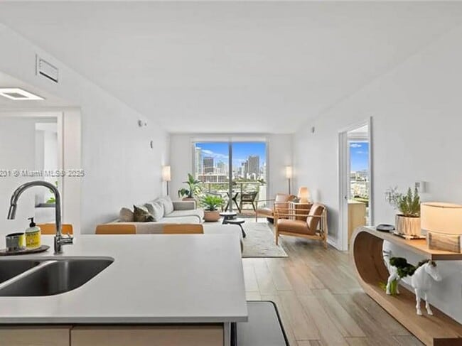 Building Photo - 4250 Biscayne Blvd Unit # 1218