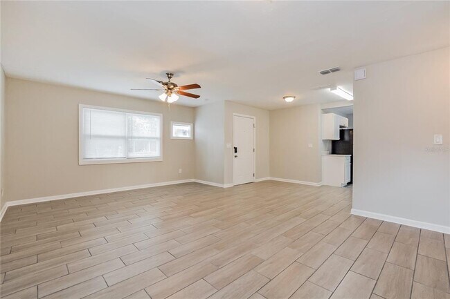 Photo - 1070 Emerald Dr