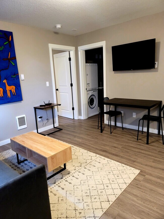 Photo - 6640 N Amherst St Unidad B