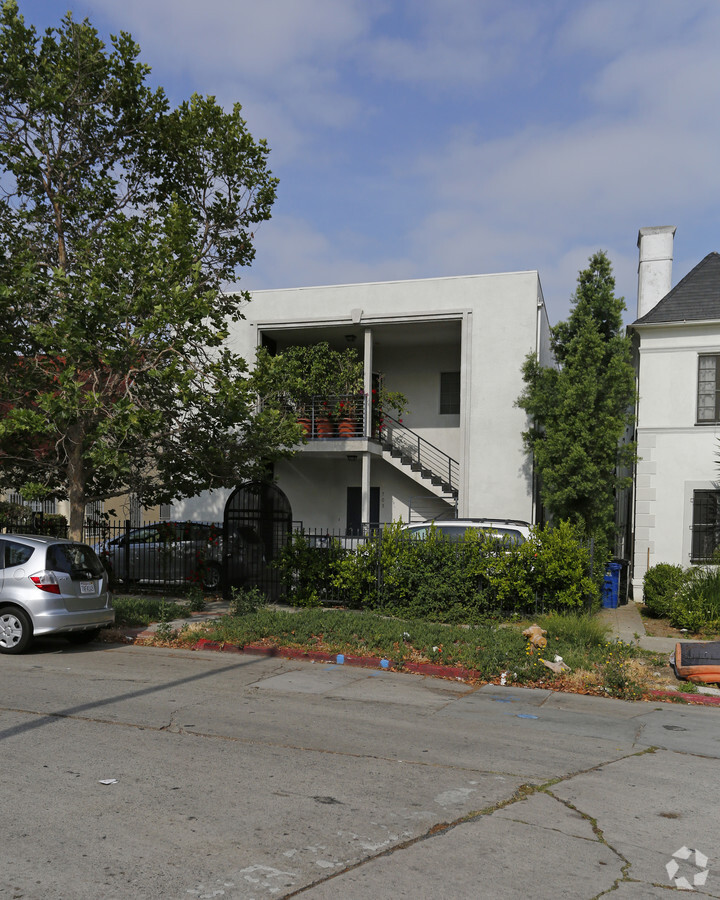 Photo - 705 S Gramercy Pl Apartments
