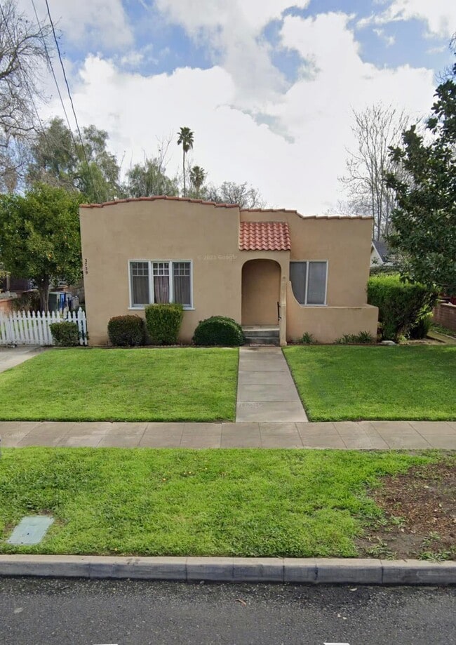 Building Photo - 3739 Farnham Pl