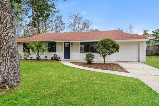 Building Photo - 3409 Silver Palm Dr