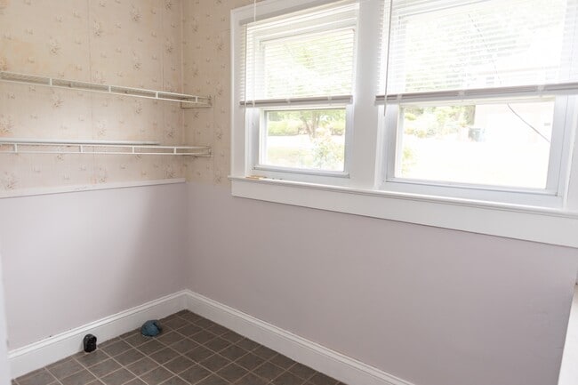 Photo - 751 Harris Ave NW