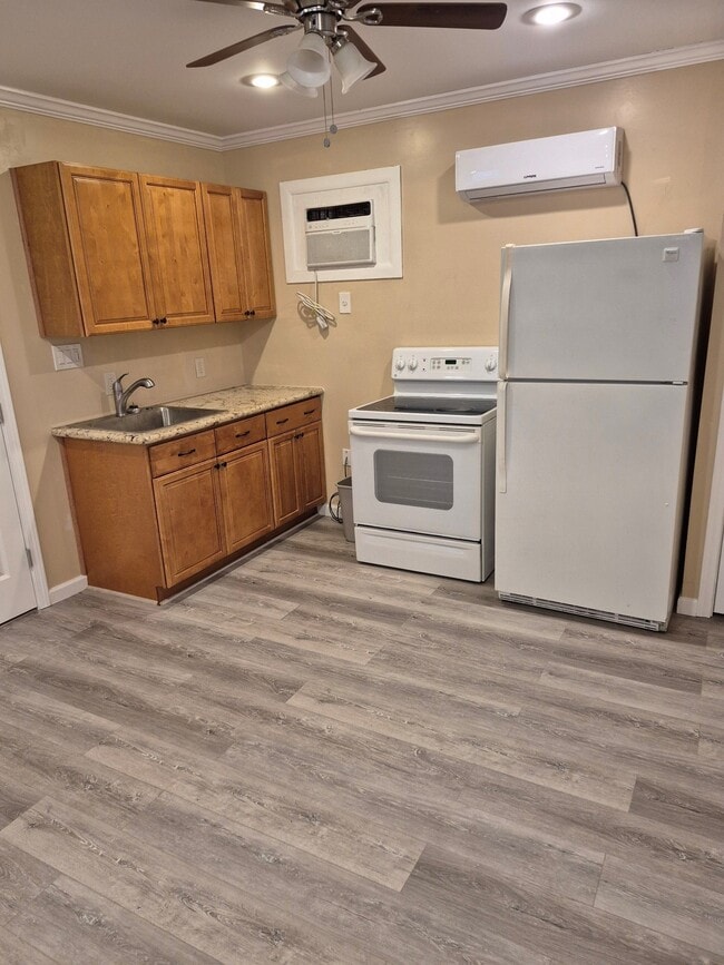 Photo - 9400 Lomax St