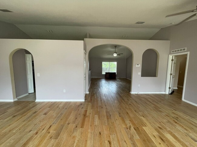 Photo - Great Home Great Location - 4 br 2 1/2 bath