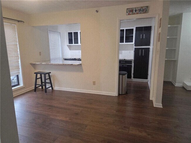 Photo - 2105 Cumberland Ct SE