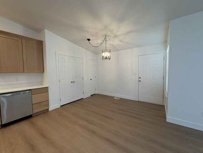 765 Lupine Ct