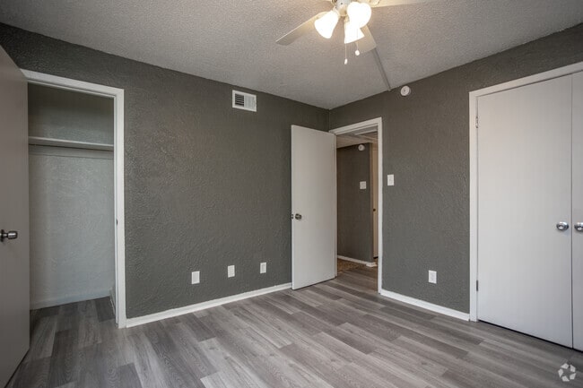 2BR, 1.5BA - 719SF - Bedroom