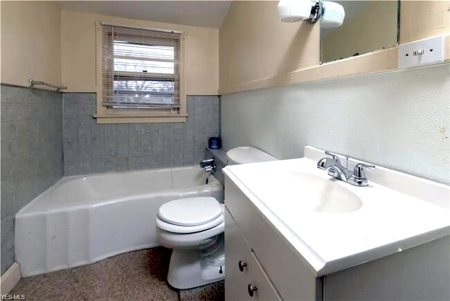 Photo - 902 E Boston Ave