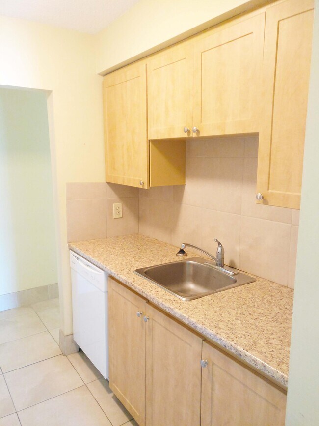 Photo - 1700 University Ave W Unit 101