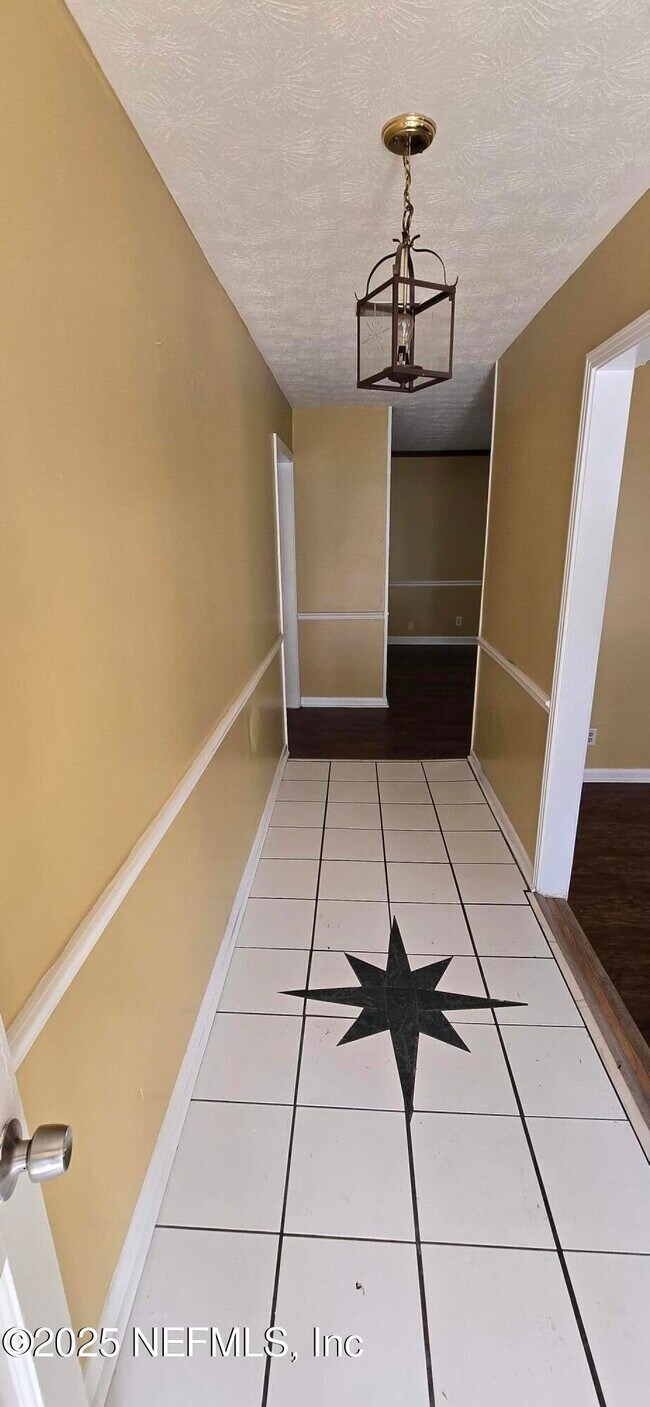 Photo - 2314 Oakdale Dr E