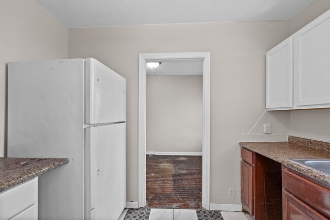 Photo - 1227 W 25th St