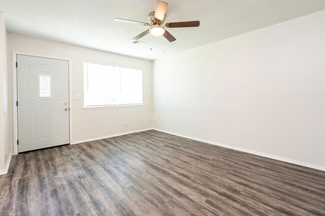 Photo - 1826 S Laura St