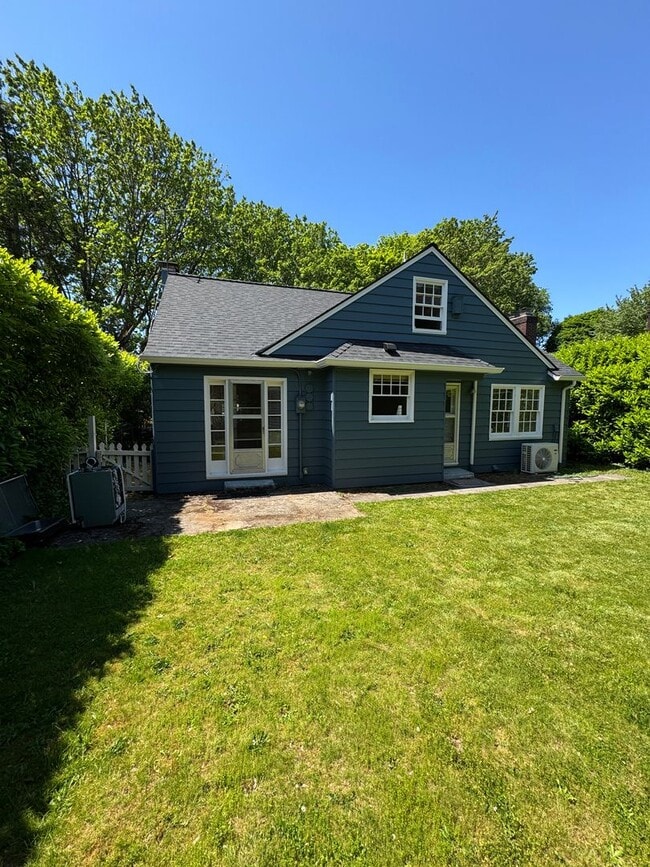 Photo - Beautifully Renovated Reed Neighborhood Craftsman | Huge Backyard | Available Mid-August