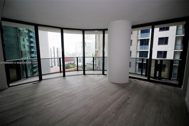 Photo - 55 SW 9th St Unidad 1608